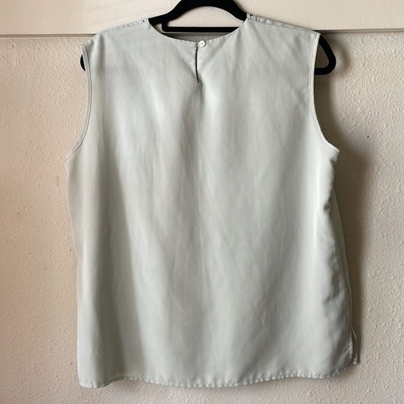 Vintage sage green sleeveless button back blouse by Bonworth - Picture 4 of 5
